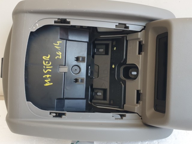 511027 Renault Master 2014, Multifunkciós Kijelző, Belső világítás. Elakadásjelző.