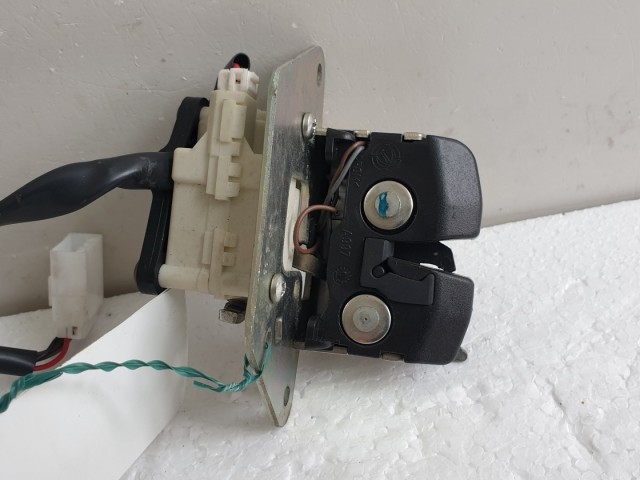 511983 Alfa Romeo 159 Sedan, 2007, Csomagtérajtó Zár.