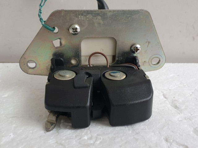 511983 Alfa Romeo 159 Sedan, 2007, Csomagtérajtó Zár.