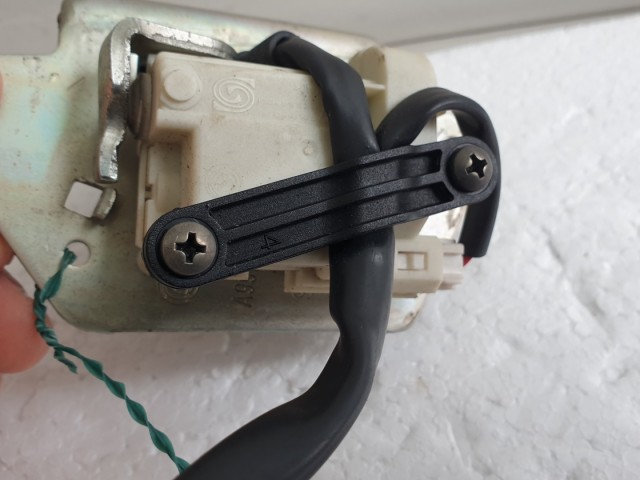 511983 Alfa Romeo 159 Sedan, 2007, Csomagtérajtó Zár.