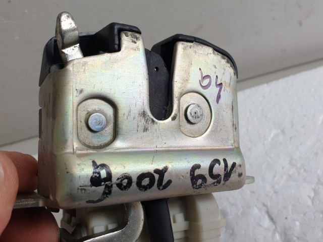 511983 Alfa Romeo 159 Sedan, 2007, Csomagtérajtó Zár.