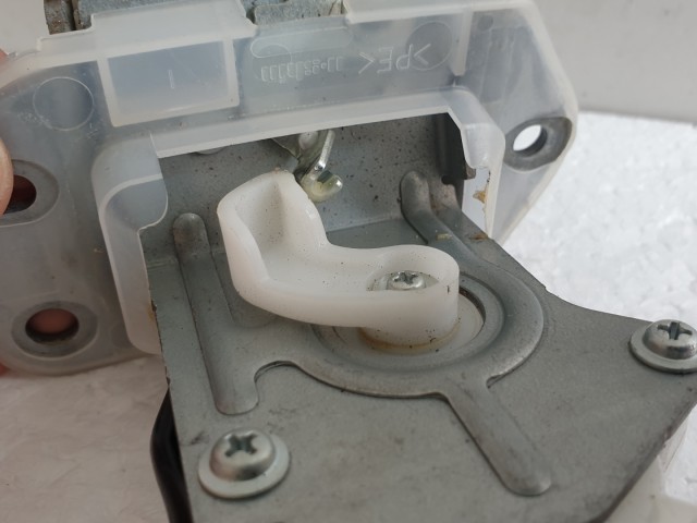 511988 Suzuki Sx4, Swift 2007, Csomagtérajtó Zár, Zárszerkezet, B6765.