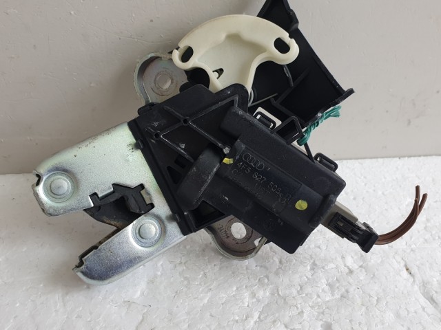 512000 VW Passat B6, 4 Ajtós, Csomagtérajtó Zár, 4F5827505D, Zárszerkezet.