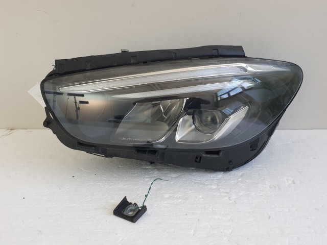 511043 Mercedes B, 2020, Bal Fényszóró, Hiányos, Alkatrésznek. MDE89132A.