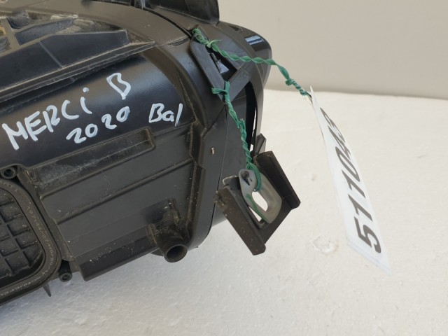 511043 Mercedes B, 2020, Bal Fényszóró, Hiányos, Alkatrésznek. MDE89132A.