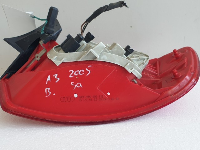 511052 Audi A3 2004, Bal Hátsó Lámpa, 5 Ajtós, 8P4945095.