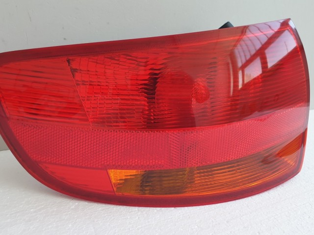 511052 Audi A3 2004, Bal Hátsó Lámpa, 5 Ajtós, 8P4945095.