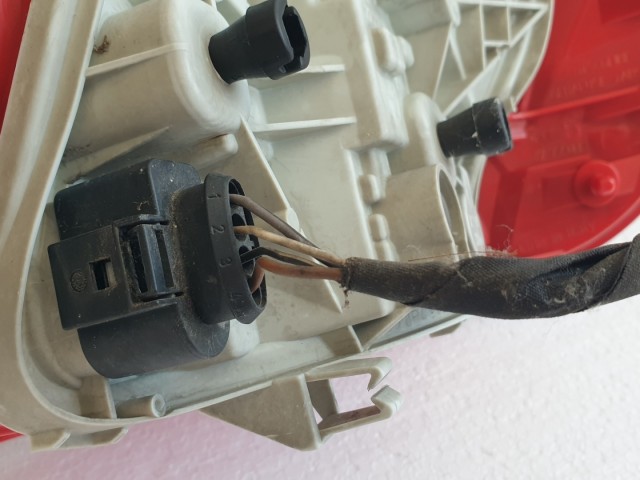 511052 Audi A3 2004, Bal Hátsó Lámpa, 5 Ajtós, 8P4945095.