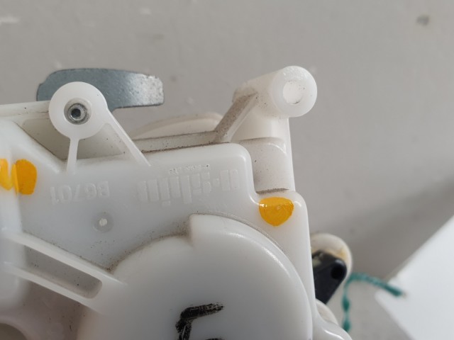 512057 Mazda 5, 2009, Csomagtérajtó Zár, Zárszerkezet, B6701.