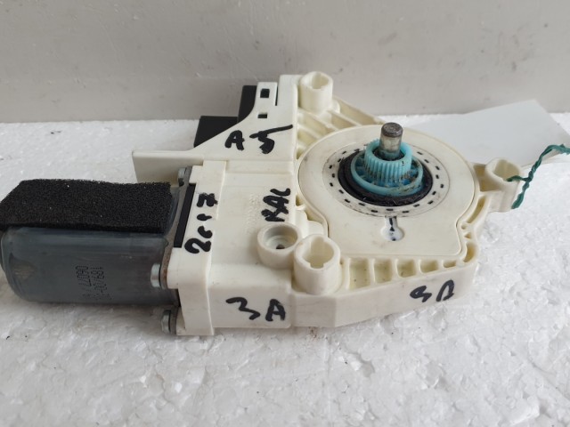 512061 Audi A5, 2007, Bal Első Ablakemelő Motor, 3 A, 4F0959801D.