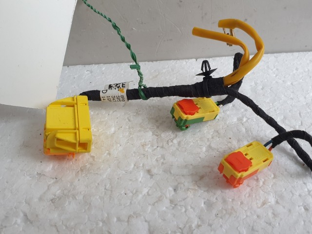 512064 Audi A4, A3, 2010, Légzsák Csatlakozó, 8P0971589AA. Kormánylégzsákba.