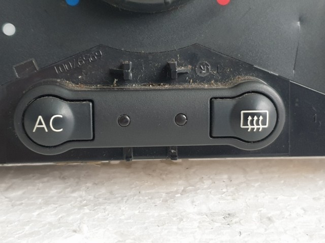 511915 Renault Clio 3, 2012, Fűtés Hűtés Kapcsoló, Klímás. 69590001.