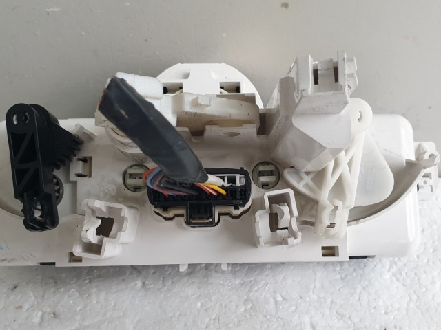 511915 Renault Clio 3, 2012, Fűtés Hűtés Kapcsoló, Klímás. 69590001.