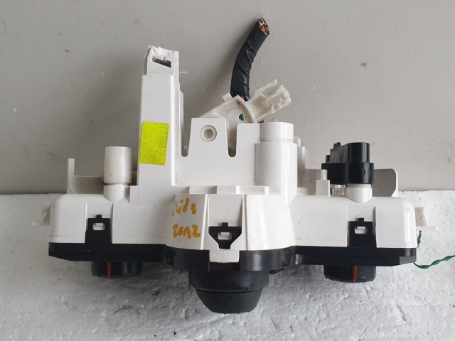 511915 Renault Clio 3, 2012, Fűtés Hűtés Kapcsoló, Klímás. 69590001.