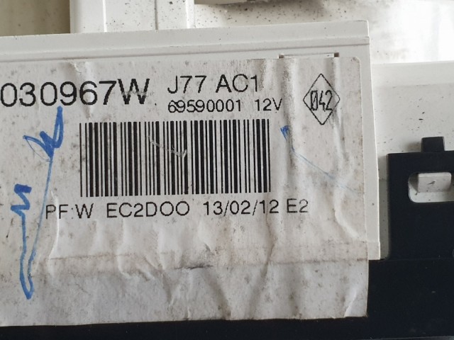 511915 Renault Clio 3, 2012, Fűtés Hűtés Kapcsoló, Klímás. 69590001.