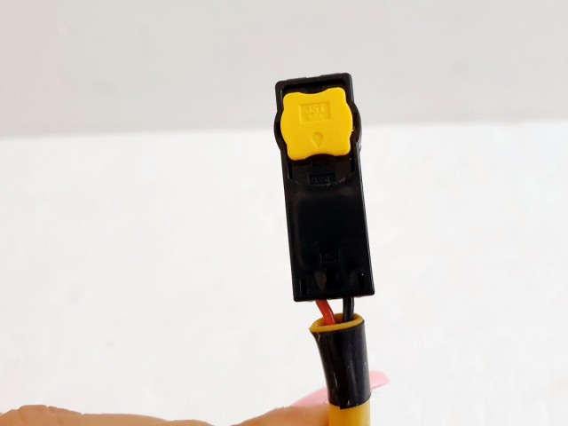 508419 Suzuki Alto 2010, Légzsák Átvezető Szalag, 2 Tüsi, Nem Multis.