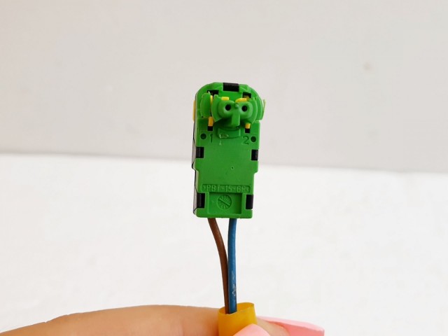 508420 Kia Sedona 2009, Légzsák Átvezető Szalag, 8 Tüsi.