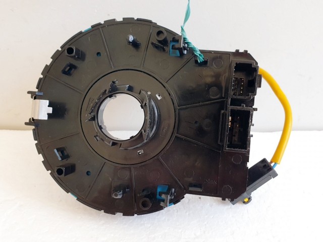 508422 Kia Ceed 2009, Légzsák Átvezető Szalag, 8 Tüsi.