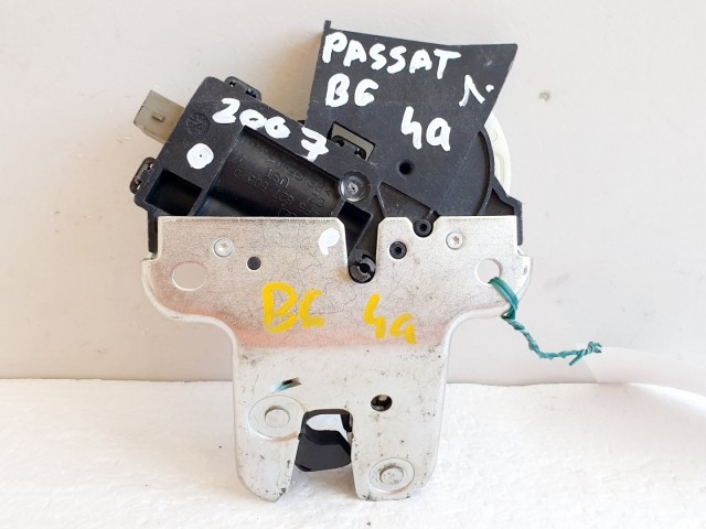 508494 VW Passat B6, Sedan, Csomagtérajtó Zár, 4F5827505D, Zárszerkezet.