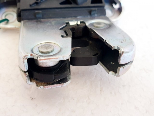 508494 VW Passat B6, Sedan, Csomagtérajtó Zár, 4F5827505D, Zárszerkezet.