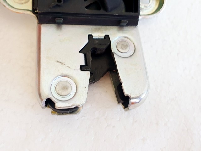 508498 VW Passat CC, Csomagtérajtó Zár, 4F5827505D, Zárszerkezet.