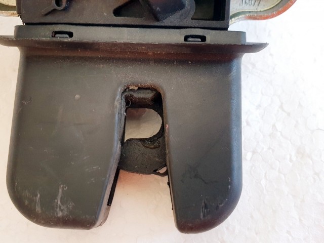 508500 VW Passat Jetta, Csomagtérajtó Zár, 4F5827505D, Zárszerkezet.