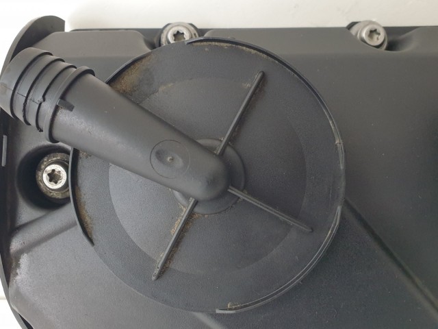 512773 Skoda Fabia 2, 1.4 PD, 2009,  Szelepfedél, 045103475C.