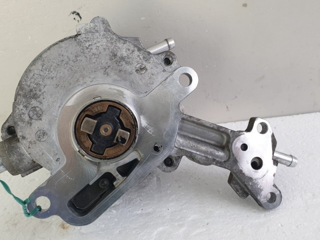 512815 VW Passat, PD,  Vákumpumpa, Tandempumpa, 038145209C. Bosch.