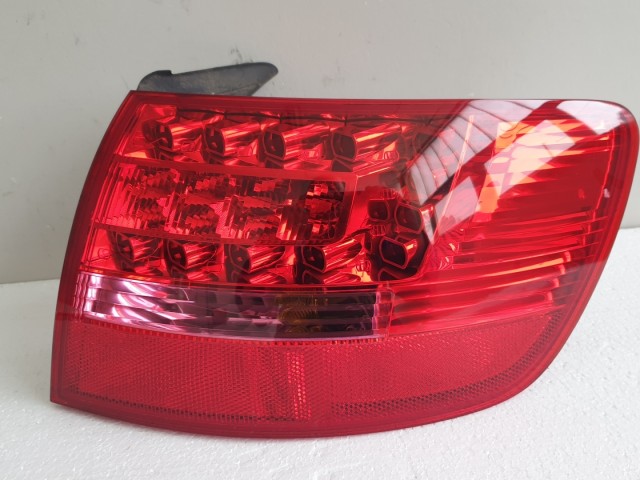 512828 Audi A6 Kombi 2008,  Jobb Hátsó Külső LED Lámpa, 4F9945096H.