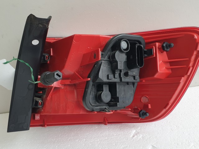 512829 Audi A6 Kombi 2008, Bal Hátsó Külső LED Lámpa, 89317039.