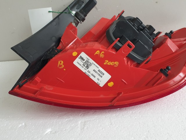 512829 Audi A6 Kombi 2008, Bal Hátsó Külső LED Lámpa, 89317039.