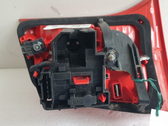 512830 Audi A6 Kombi 2008,  Jobb Hátsó Belső LED Lámpa, 89317069.