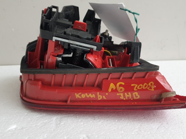 512830 Audi A6 Kombi 2008,  Jobb Hátsó Belső LED Lámpa, 89317069.