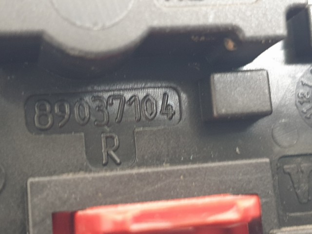 512830 Audi A6 Kombi 2008,  Jobb Hátsó Belső LED Lámpa, 89317069.