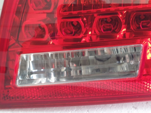 512830 Audi A6 Kombi 2008,  Jobb Hátsó Belső LED Lámpa, 89317069.