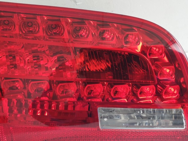 512831 Audi A6 Kombi 2008, Bal Hátsó Belső LED Lámpa, 89317059.