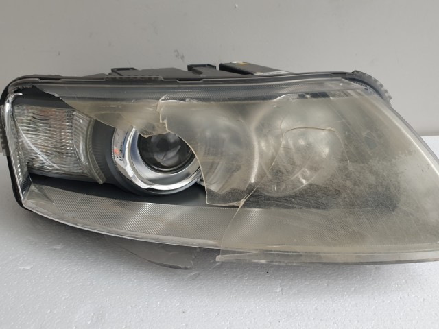 512832 Audi A6 C6 2008 Jobb Első XENON Fényszóró, 4F0941004, Lámpa. 