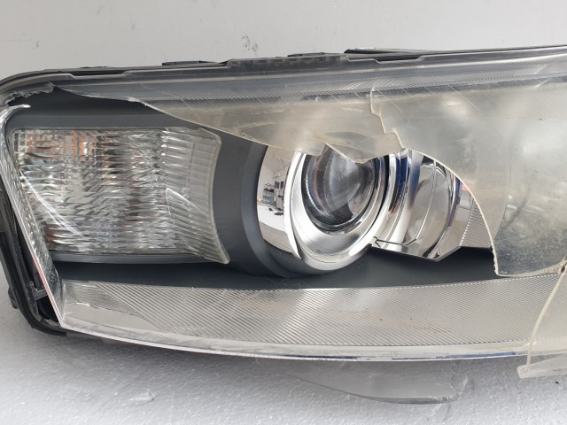512832 Audi A6 C6 2008 Jobb Első XENON Fényszóró, 4F0941004, Lámpa. 