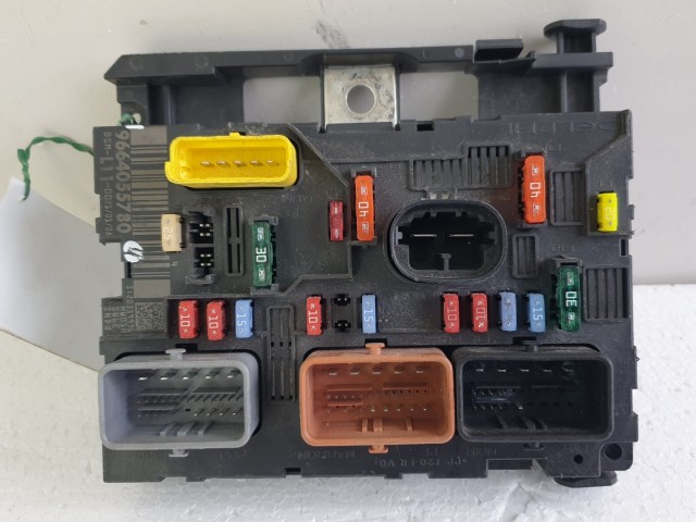 512833 Peugeot 207, Biztosítéktábla, 9664055780, Bsm L11, Delphi.