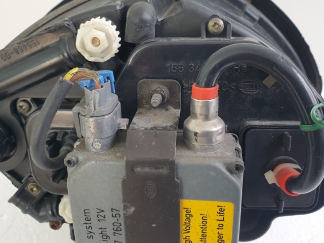 512839 Lancia Thesis Jobb Xenon Fényszóró, Lámpa, 154926-00R. Hibás.