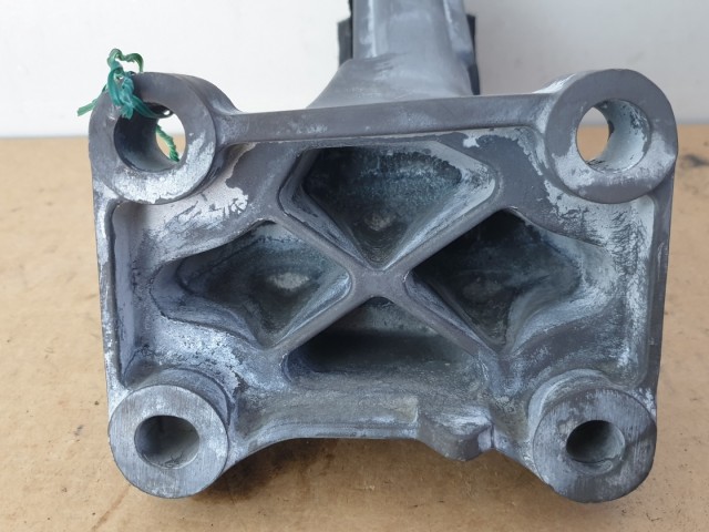 512864 Renault Master 2.3, 2017, Jobb Motortartó Bak, 113757025R