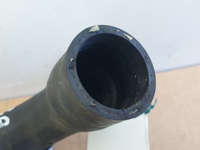 512872 Renault Master 2.3, D, 2017, Vízcső, 8200808627-B, Vízpumpa Mögötti.