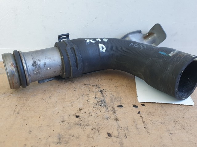 512872 Renault Master 2.3, D, 2017, Vízcső, 8200808627-B, Vízpumpa Mögötti.