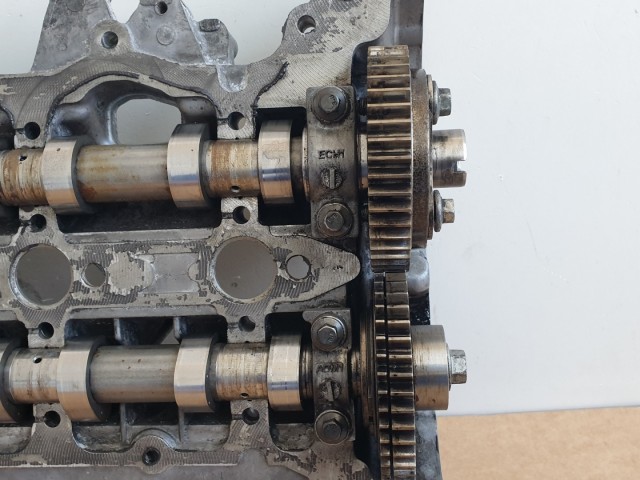 512891 Renault Master 2.3, Dci, Vezérműtengelyház, 130C07155R, Tengelyek Házzal.