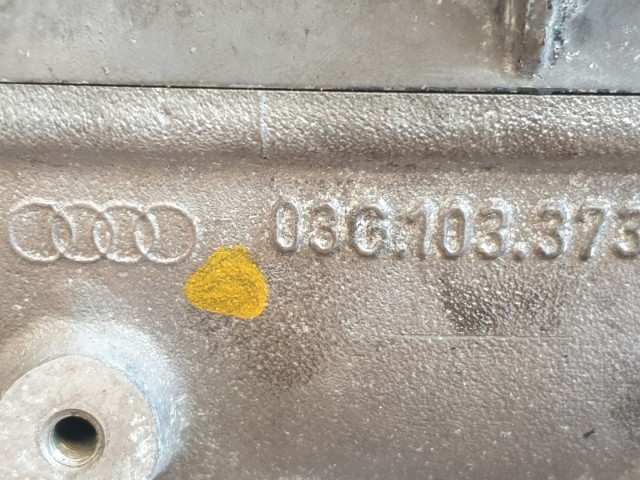 512916 VW Passat B6, 2.0, 16V, Hengerfej, Síkolt 03G103373A, Nyomáspróbált.