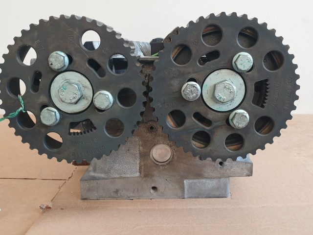 512916 VW Passat B6, 2.0, 16V, Hengerfej, Síkolt 03G103373A, Nyomáspróbált.