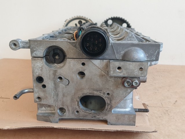 512916 VW Passat B6, 2.0, 16V, Hengerfej, Síkolt 03G103373A, Nyomáspróbált.