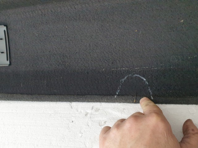 513003 Opel astra H, 5 Ajtós, Kalaptartó. Kis repedés. 13129746.