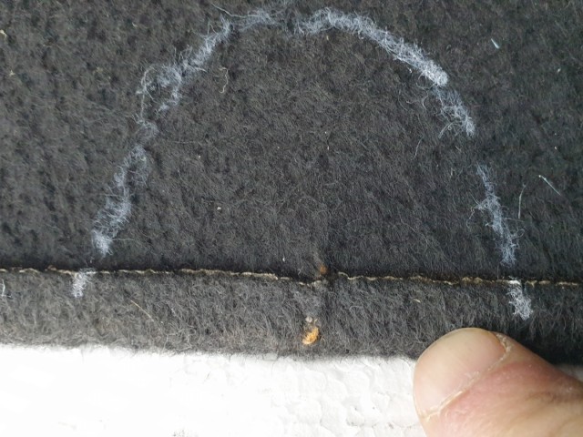 513003 Opel astra H, 5 Ajtós, Kalaptartó. Kis repedés. 13129746.