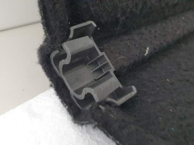 513004 Peugeot 207, KOMBI, Kalaptartó.